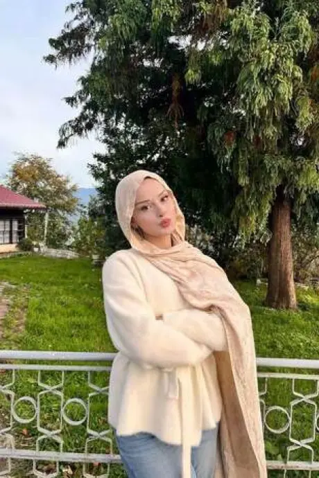 Beyoğlu Escort Yağmur Fotoğrafı (4)
